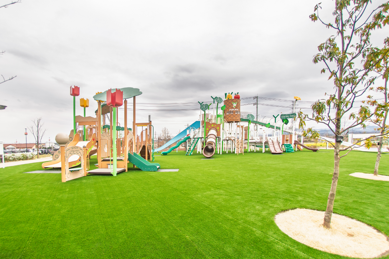 大型遊具　ベジタブルマーケットランド