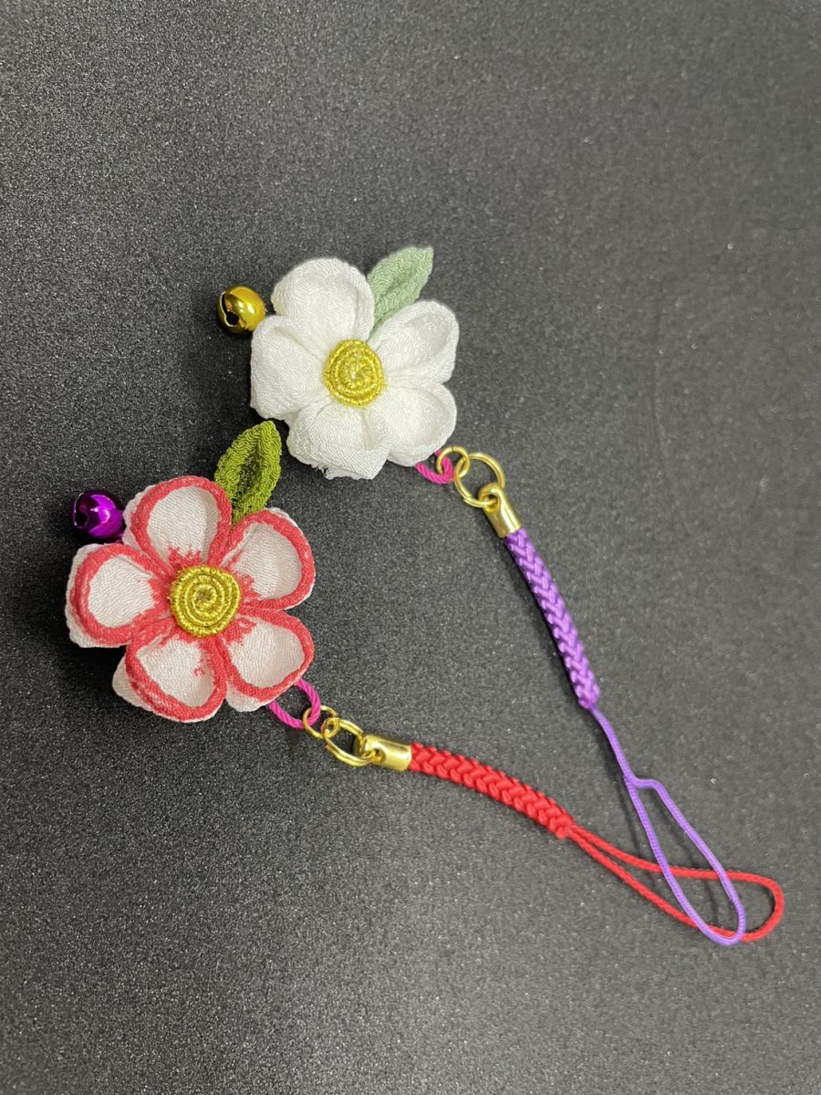 つまみ細工、水引細工で和の伝統工芸の代表モチーフ『梅』の花ストラップを作ろう
